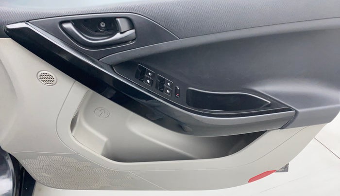 2017 Tata NEXON XM 1.5, Diesel, Manual, 63,908 km, Driver Side Door Panels Control