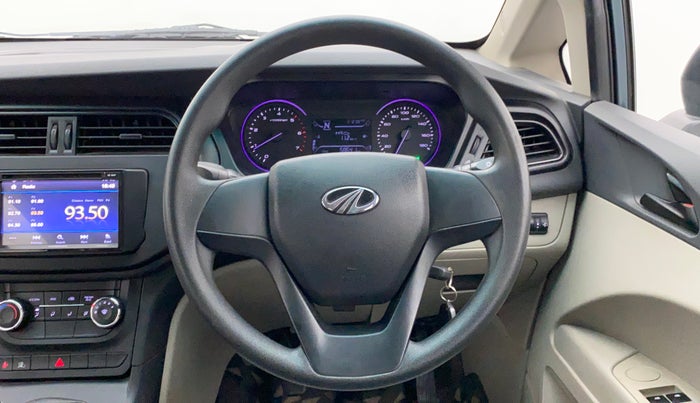 2018 Mahindra MARAZZO M2 8 STR, Diesel, Manual, 58,677 km, Steering Wheel Close Up