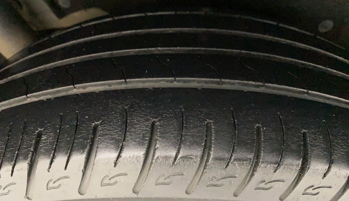 2018 Mahindra MARAZZO M2 8 STR, Diesel, Manual, 58,677 km, Right Rear Tyre Tread