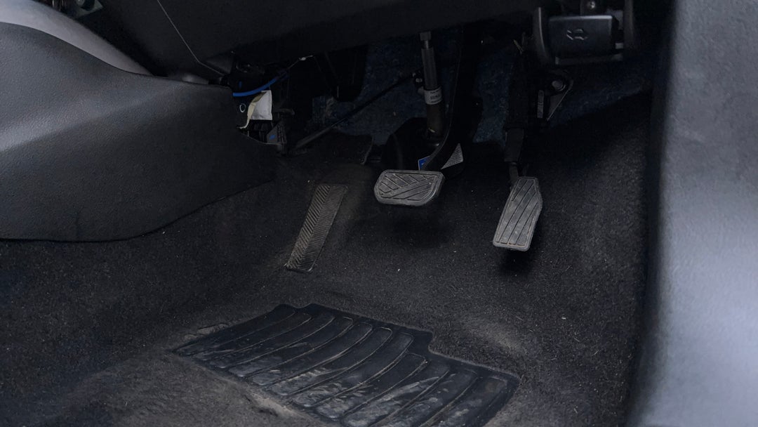 2022 Suzuki Baleno Gl, Automatic, 52562 km, Pedals and Footmat