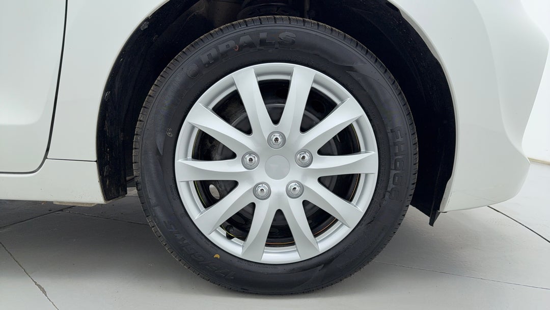 2022 Suzuki Baleno Gl, Automatic, 52562 km, Right Front Wheel