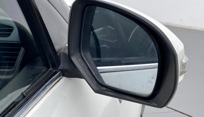2015 Maruti Swift ZXI, Petrol, Manual, 76,065 km, Right rear-view mirror - Mirror motor not working