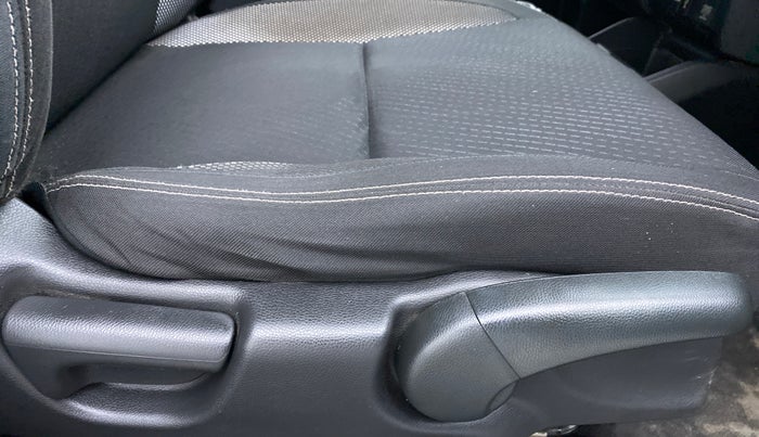 2017 Honda WR-V 1.5 i-DTEC VX MT, Diesel, Manual, 44,182 km, Driver Side Adjustment Panel