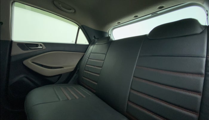 2015 Hyundai Elite i20 MAGNA 1.4 CRDI, Diesel, Manual, 47,728 km, Right Side Door Cabin View