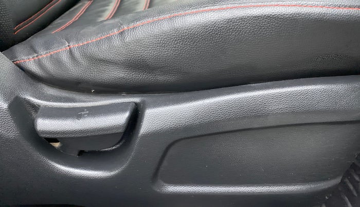 2015 Hyundai Elite i20 MAGNA 1.4 CRDI, Diesel, Manual, 47,728 km, Driver Side Adjustment Panel