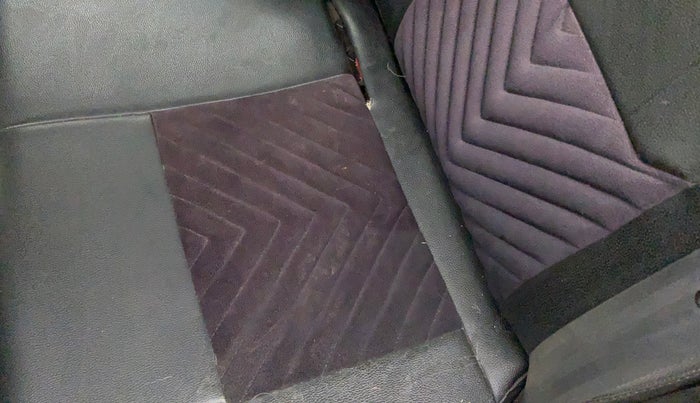 2018 Maruti Alto K10 VXI (O), Petrol, Manual, 25,837 km, Second-row left seat - Cover slightly torn