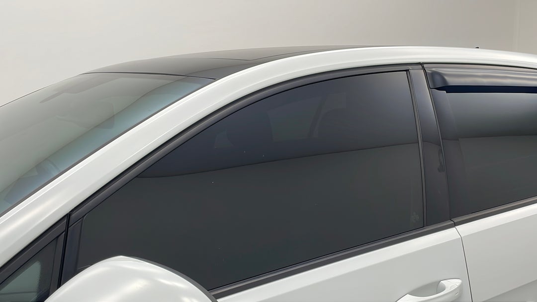 2016 Volkswagen Golf Gti, Automatic, 131431 km, Window Glass Front LHS Door visors broken/missing