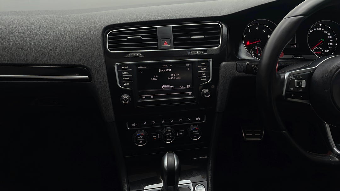 2016 Volkswagen Golf Gti, Automatic, 131431 km, Center Console