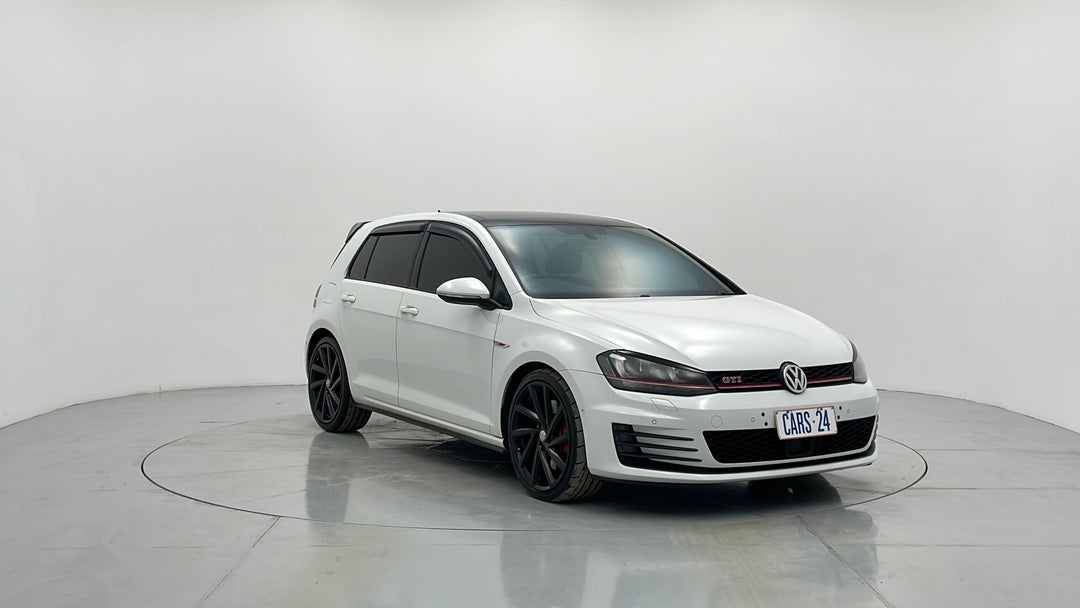 2016 Volkswagen Golf Gti, Automatic, 131431 km, Right Front Diagonal (45- Degree) View