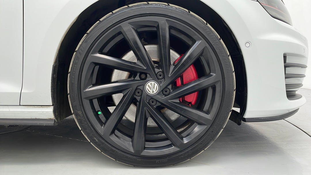 2016 Volkswagen Golf Gti, Automatic, 131431 km, Right Front Wheel