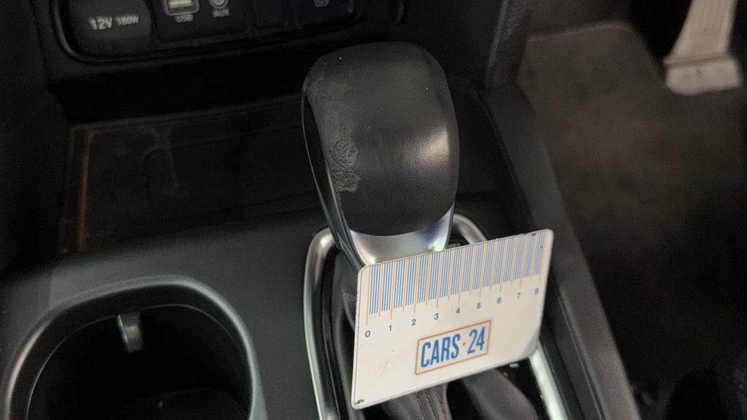 2020 Hyundai Santa Fe Highlander Crdi Blk-bge (AWD), Automatic, 35861 km, Gear Lever Knob Wear