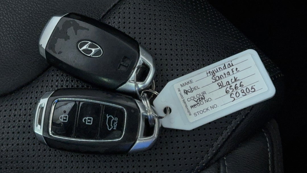 2020 Hyundai Santa Fe Highlander Crdi Blk-bge (AWD), Automatic, 35861 km, Key Close-up