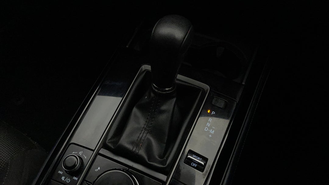 2021 Mazda CX-30 G20 Pure (fwd), Automatic, 69016 km, Gear Lever 