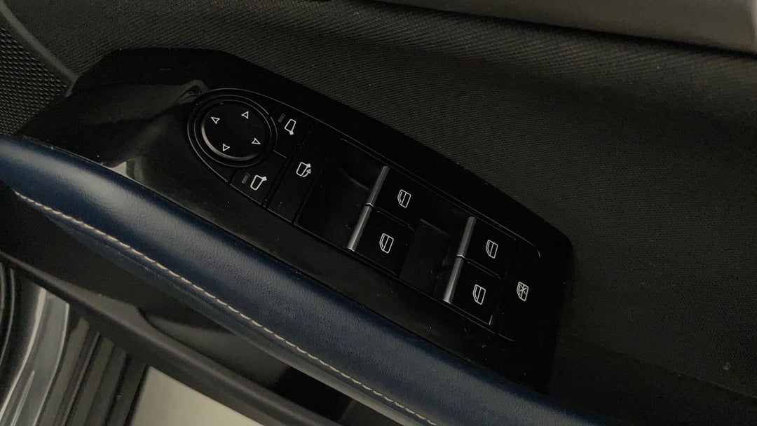 2021 Mazda CX-30 G20 Pure (fwd), Automatic, 69016 km, Drivers Side Door Panel Controls