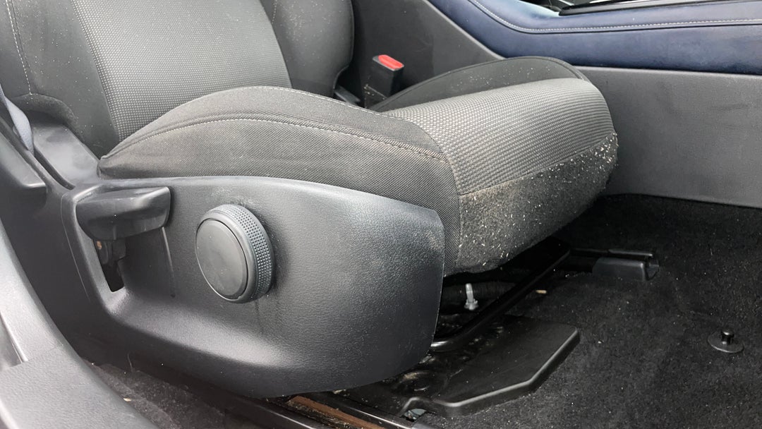 2021 Mazda CX-30 G20 Pure (fwd), Automatic, 69016 km, Drivers Side Adjustment Panel