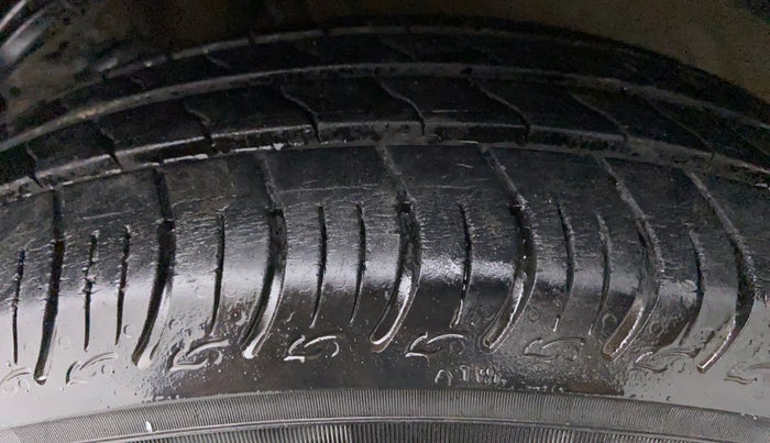 2017 Maruti Wagon R 1.0 VXI PLUS, Petrol, Manual, 37,469 km, Left Rear Tyre Tread