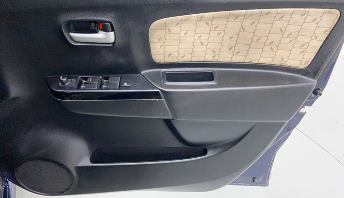 2017 Maruti Wagon R 1.0 VXI PLUS, Petrol, Manual, 37,469 km, Driver Side Door Panels Control