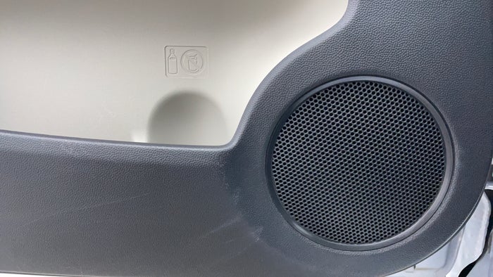 Mitsubishi Attrage-Speakers