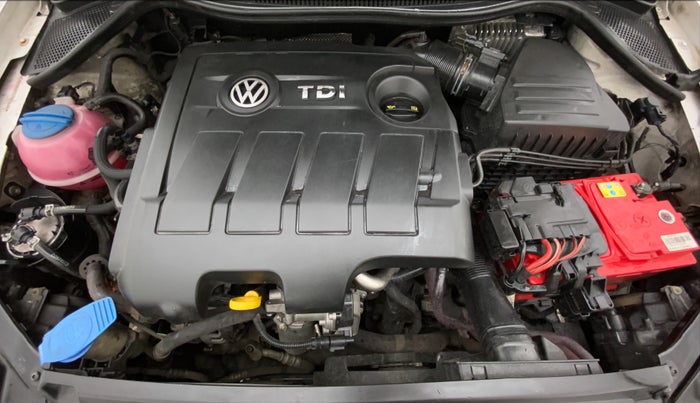 2016 Volkswagen Polo COMFORTLINE 1.5L, Diesel, Manual, 82,654 km, Open Bonet