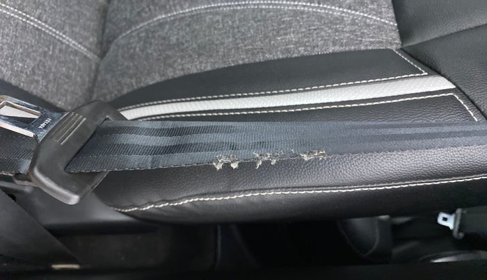 2017 Maruti Swift VXI D, Petrol, Manual, 57,938 km, Front left seat (passenger seat) - Seat belt slightly torn