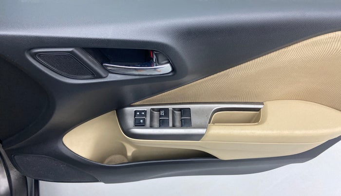 2015 Honda City V MT PETROL, Petrol, Manual, 80,094 km, Driver Side Door Panels Control