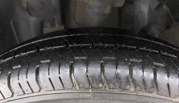 2016 Renault Kwid RXT 0.8, Petrol, Manual, 80,786 km, Left Front Tyre Tread