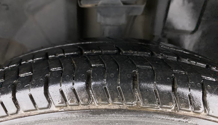 2016 Renault Kwid RXT 0.8, Petrol, Manual, 80,786 km, Right Front Tyre Tread