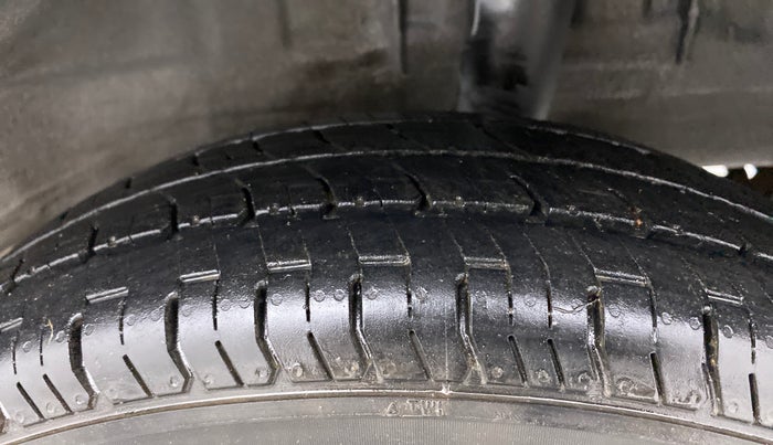 2016 Renault Kwid RXT 0.8, Petrol, Manual, 80,786 km, Left Rear Tyre Tread