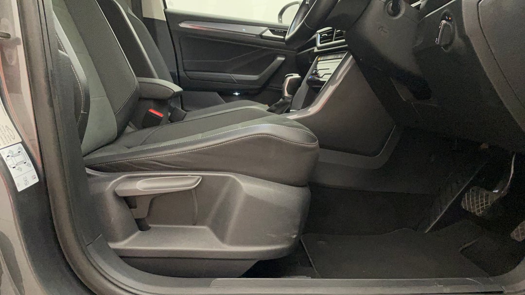 2022 Volkswagen T-roc 110tsi Style, Automatic, 46821 km, Drivers Side Adjustment Panel