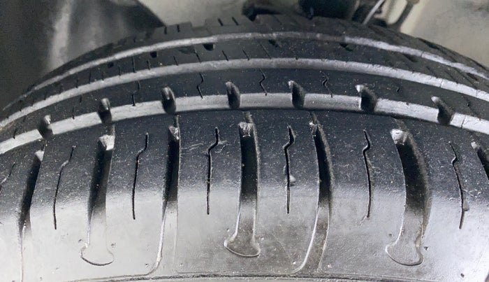 2016 Hyundai Elite i20 SPORTZ 1.2, Petrol, Manual, 9,009 km, Left Front Tyre Tread