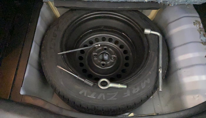 2011 Honda Jazz 1.2 L I-VTEC SELECT, Petrol, Manual, 26,834 km, Spare Tyre