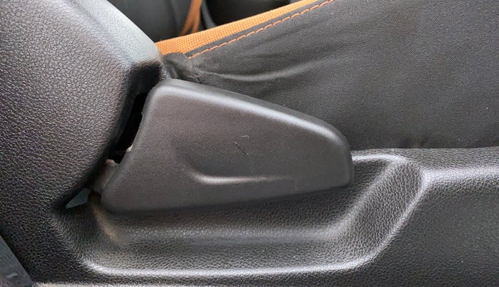 2017 Renault Kwid CLIMBER 1.0 AT, Petrol, Automatic, 30,378 km, Driver Side Adjustment Panel