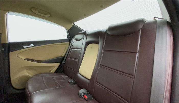 2015 Hyundai Verna FLUIDIC 4S 1.6 VTVT S(O), Petrol, Manual, 35,276 km, Right Side Rear Door Cabin