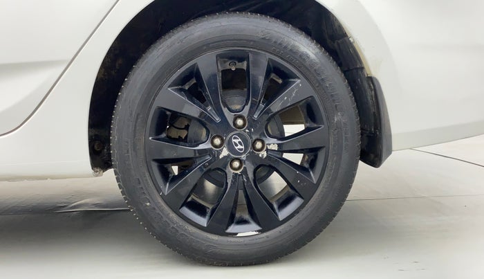 2015 Hyundai Verna FLUIDIC 4S 1.6 VTVT S(O), Petrol, Manual, 35,276 km, Left Rear Wheel