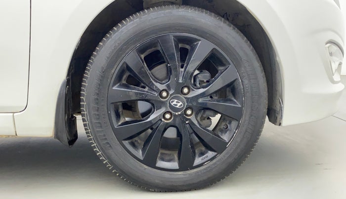 2015 Hyundai Verna FLUIDIC 4S 1.6 VTVT S(O), Petrol, Manual, 35,276 km, Right Front Wheel
