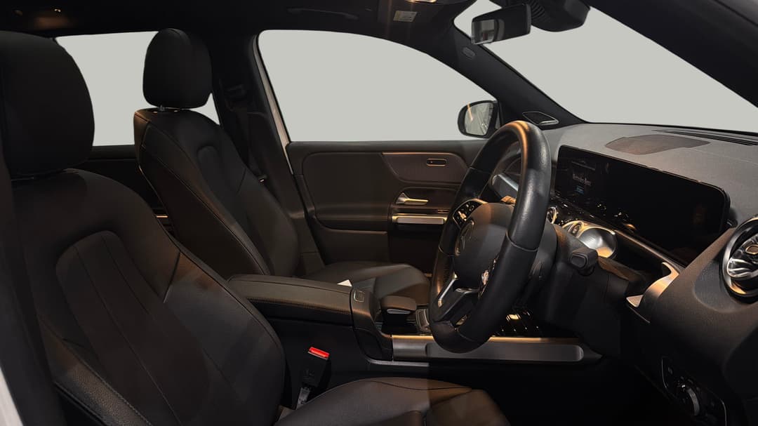 2022 Mercedes-benz Eqb 250, Automatic, 41050 km, Right Side Front Door Cabin View