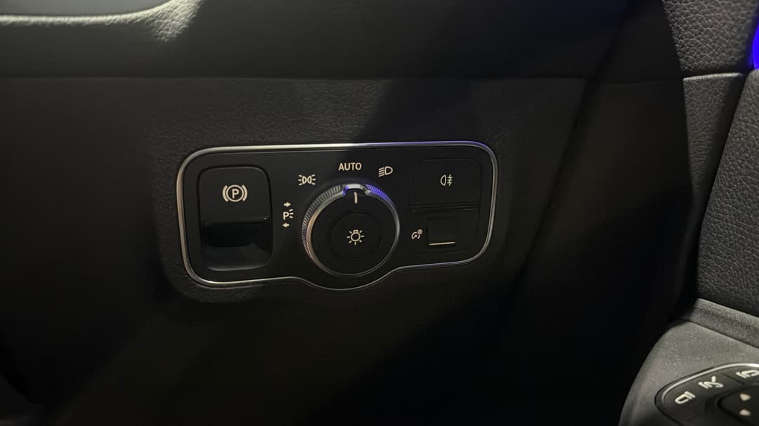2022 Mercedes-benz Eqb 250, Automatic, 41050 km, Utility Switches/Buttons