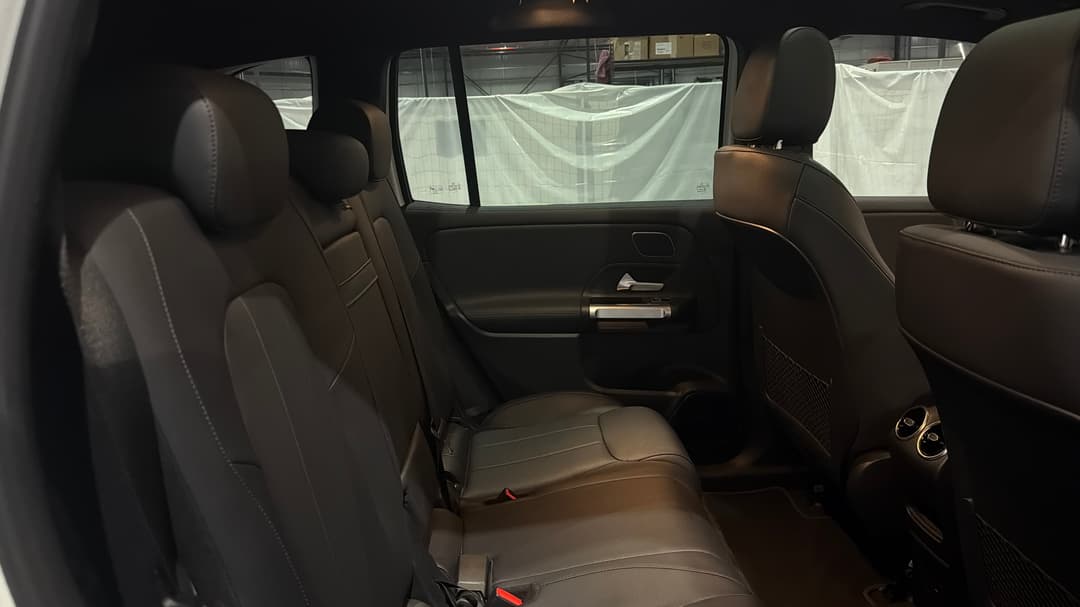 2022 Mercedes-benz Eqb 250, Automatic, 41050 km, Right Side Rear Door Cabin View