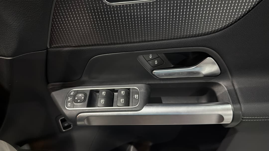 2022 Mercedes-benz Eqb 250, Automatic, 41050 km, Drivers Side Door Panel Controls
