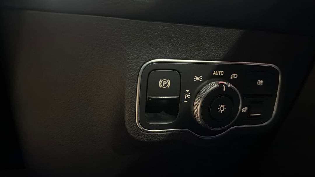 2022 Mercedes-benz Eqb 250, Automatic, 41050 km, Handbrake