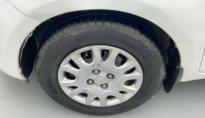 2011 Hyundai i20 MAGNA (O) 1.2, Petrol, Manual, 73,221 km, Left front tyre - Minor crack