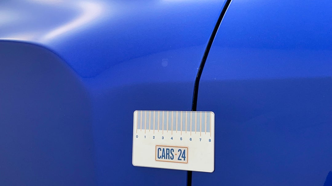 Quarter Panel Front LHS Guard Paint blemish