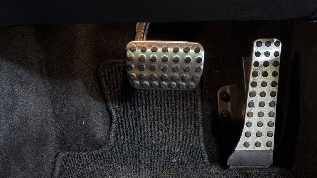 2019 Mercedes-benz GLC 250, Automatic, 66864 km, Pedals and Footmat