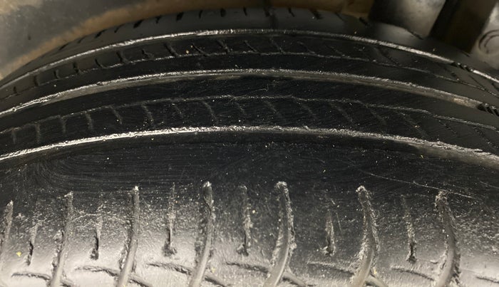 2016 Maruti Swift ZDI, Diesel, Manual, 47,034 km, Left Rear Tyre Tread
