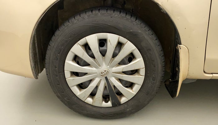 2011 Toyota Etios Liva G, Petrol, Manual, 50,056 km, Left Front Wheel