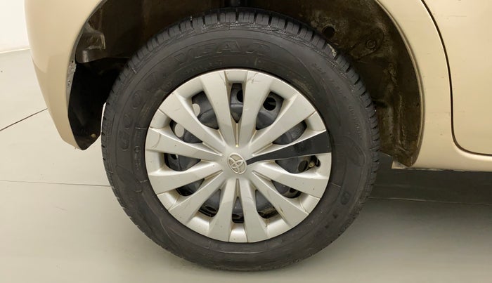 2011 Toyota Etios Liva G, Petrol, Manual, 50,056 km, Right Rear Wheel
