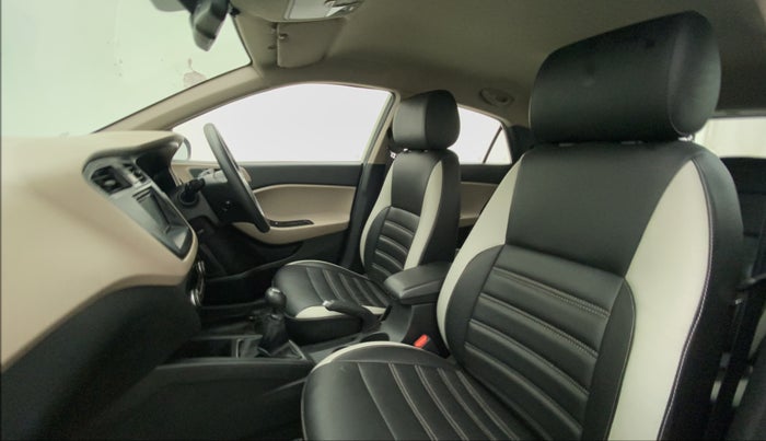 2015 Hyundai Elite i20 SPORTZ 1.2, Petrol, Manual, 15,511 km, Right Side Front Door Cabin