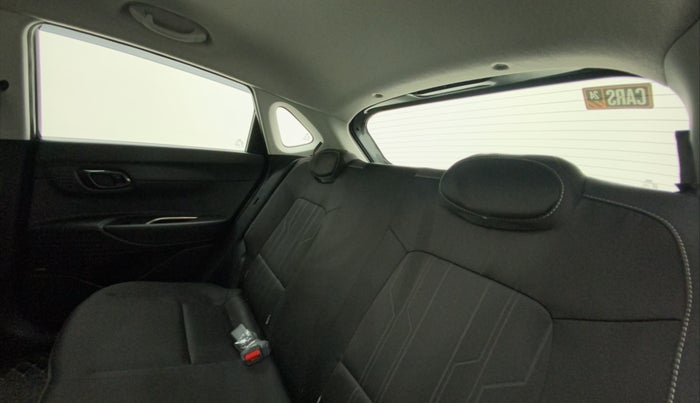 2021 Hyundai NEW I20 ASTA 1.2 MT, Petrol, Manual, 6,047 km, Right Side Rear Door Cabin