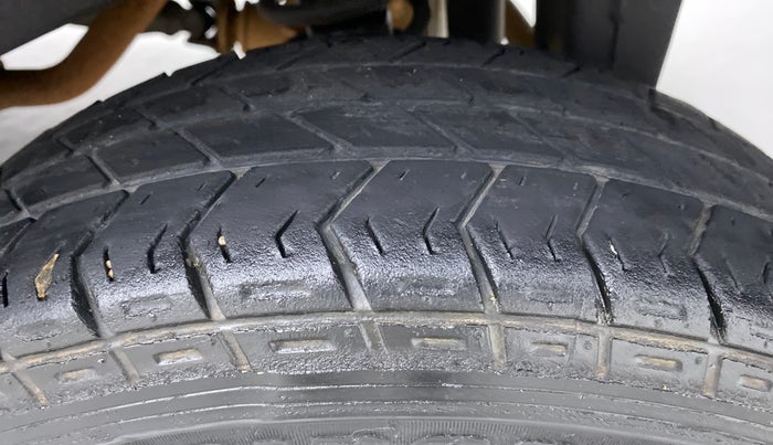 2017 Maruti Eeco 5 STR, Petrol, Manual, 31,809 km, Left Rear Tyre Tread