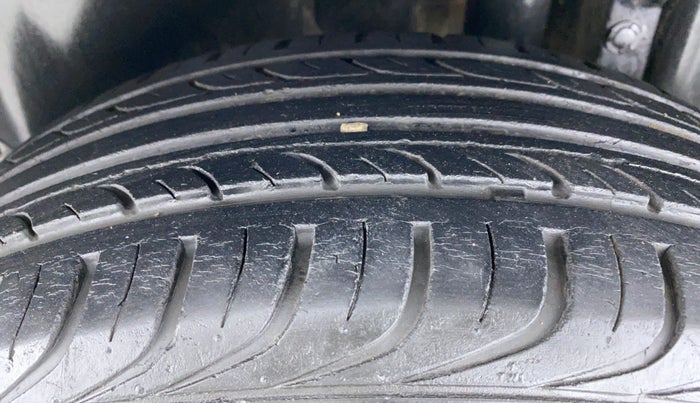 2017 Maruti Swift VXI OPT, CNG, Manual, 51,724 km, Left Rear Tyre Tread